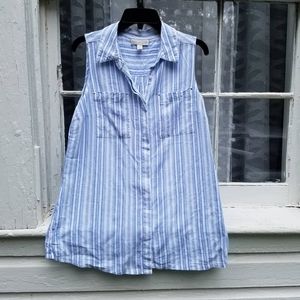 Sleeveless Buttondown